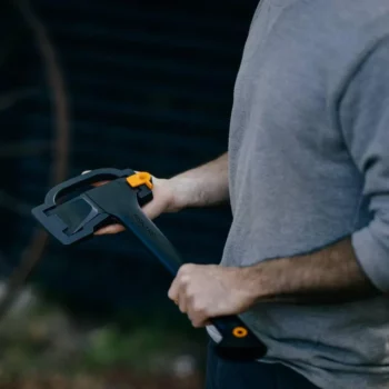 تبر FISKARS SOLID SPLITTING A11 - Image 4